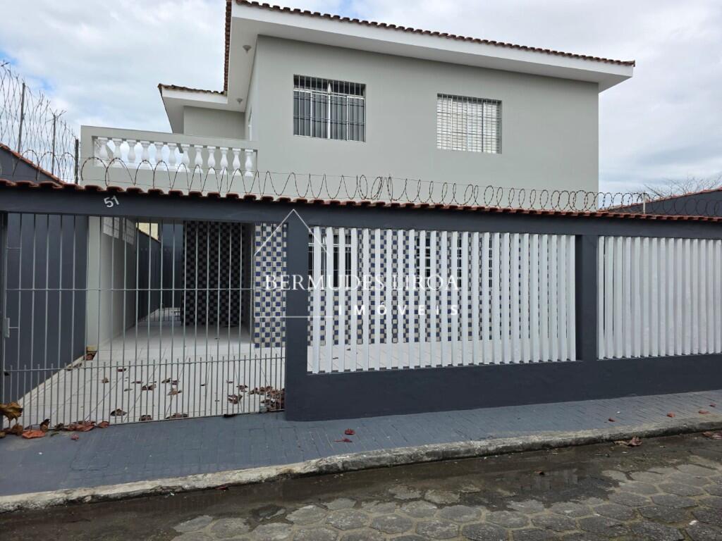 Casa com 3 quartos e 180 m² em Centro, Mongaguá