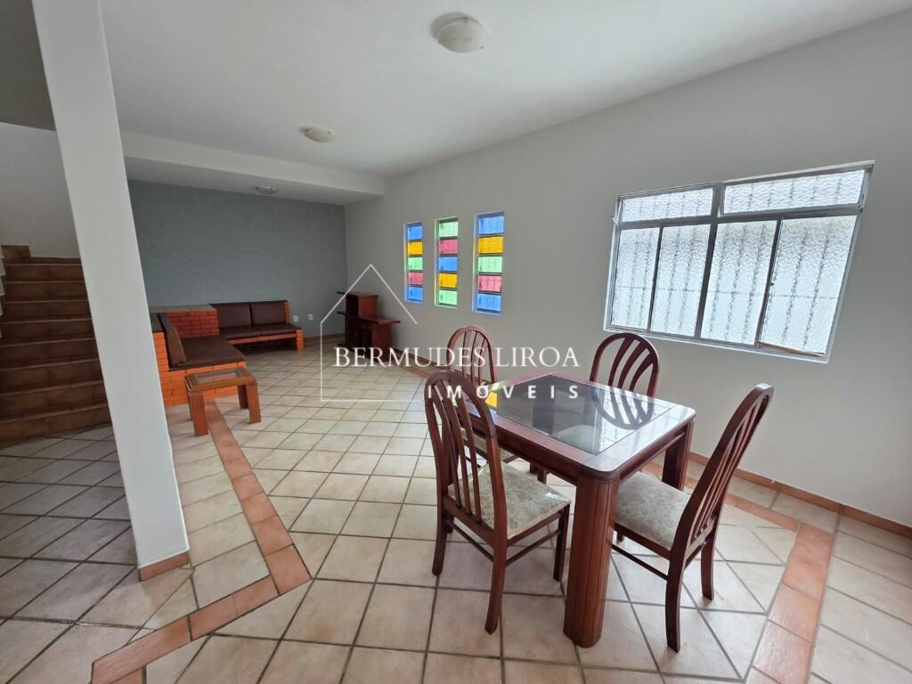 Casa com 3 quartos e 180 m² em Centro, Mongaguá
