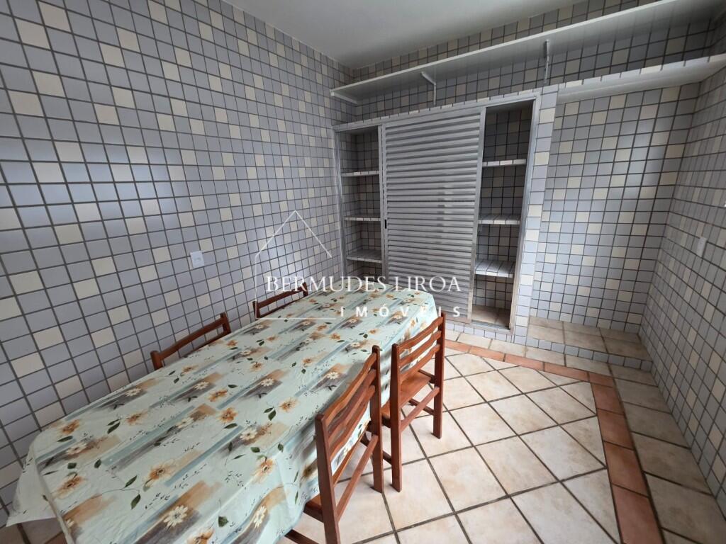 Casa com 3 quartos e 180 m² em Centro, Mongaguá