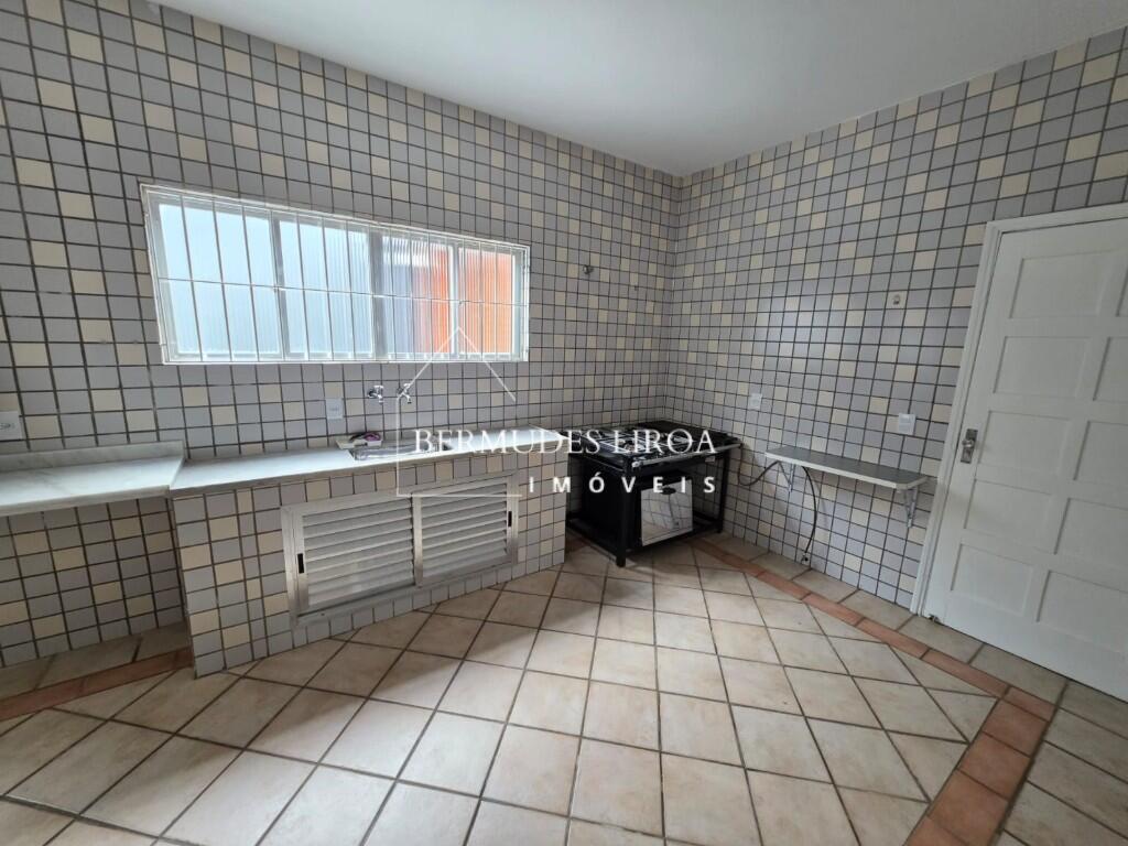Casa com 3 quartos e 180 m² em Centro, Mongaguá