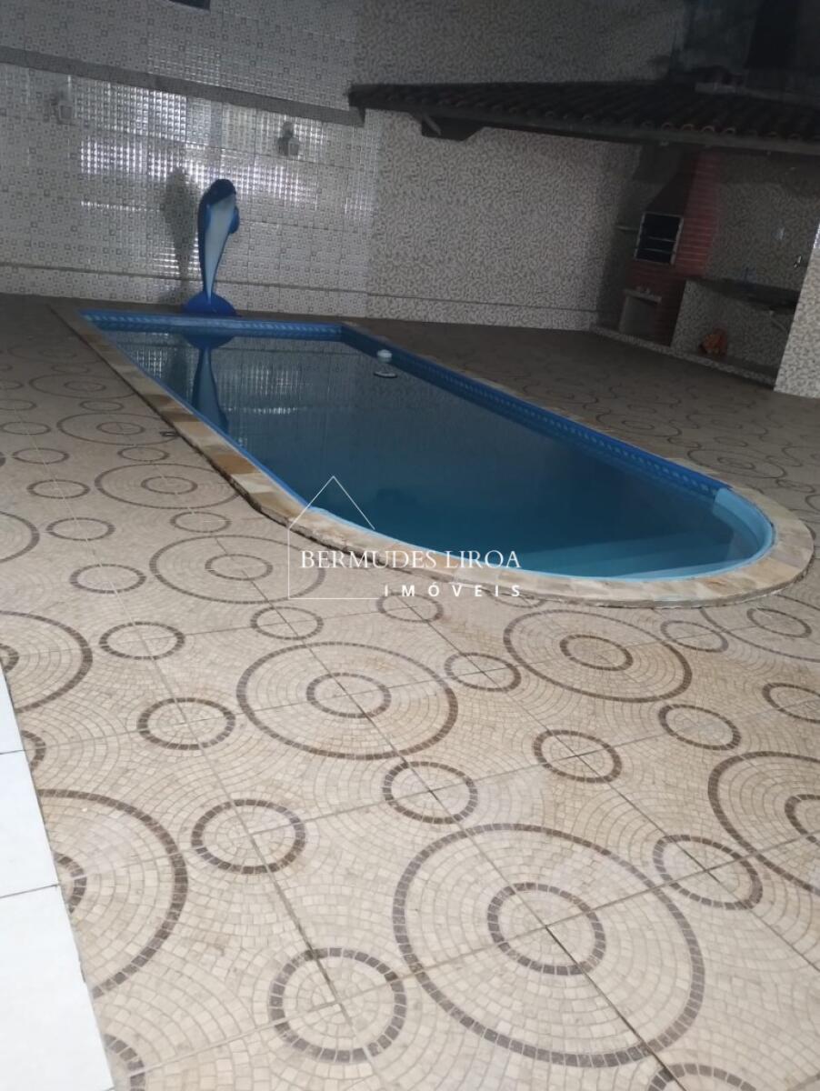 Casa com 6 quartos e 176 m² em Centro, Mongaguá