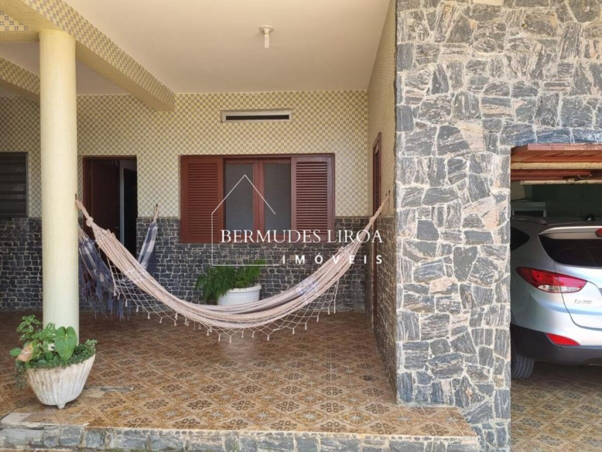 Casa com 5 quartos e 650 m² em Centro, Mongaguá
