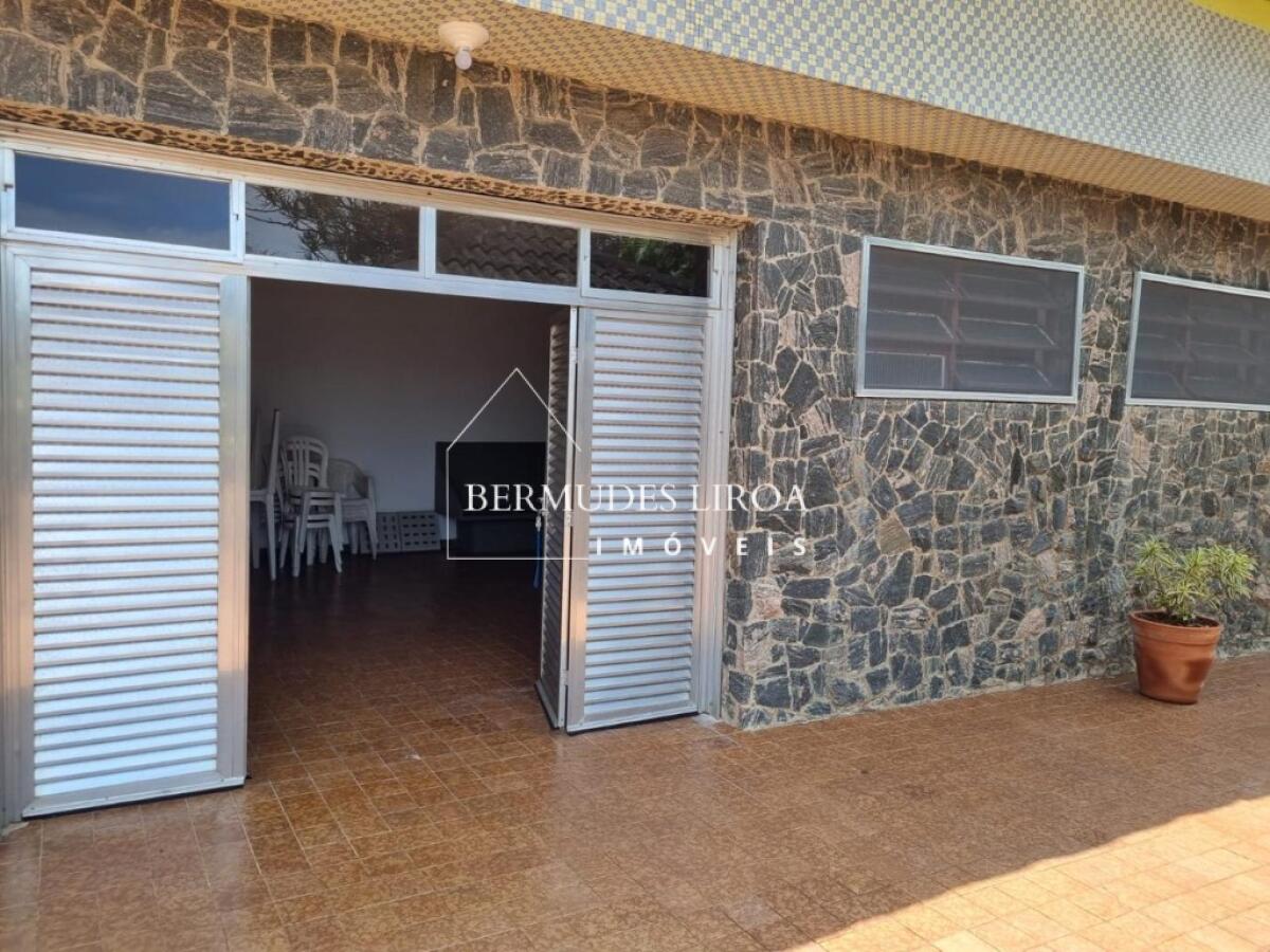 Casa com 5 quartos e 650 m² em Centro, Mongaguá