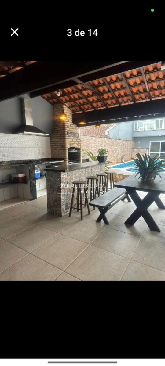 Casa com 3 quartos e 315 m² em Centro, Mongaguá