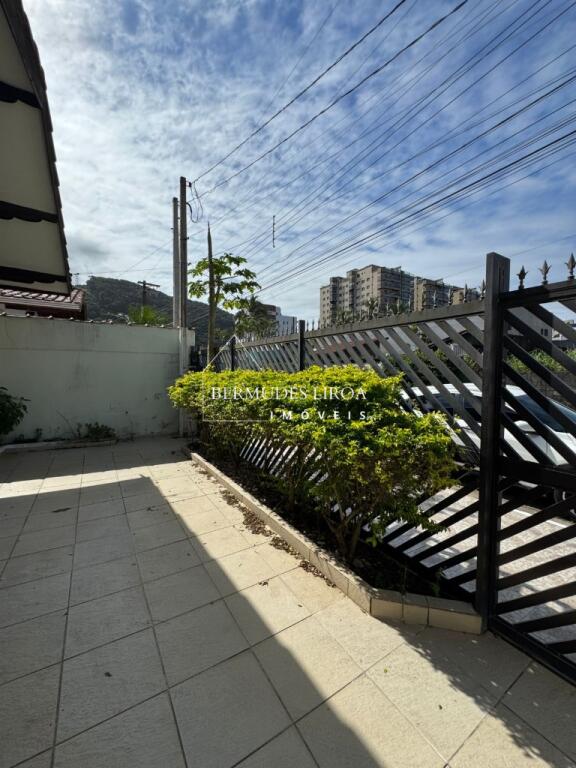 Casa com 2 quartos e 350 m² em Centro, Mongaguá