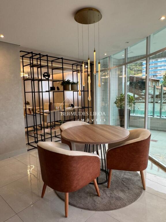 Apartamento com 2 quartos e 77 m² em Centro, Mongaguá