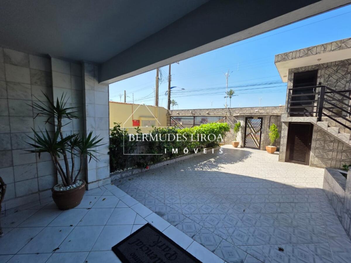 Apartamento com 3 quartos e 100 m² em Centro, Mongaguá