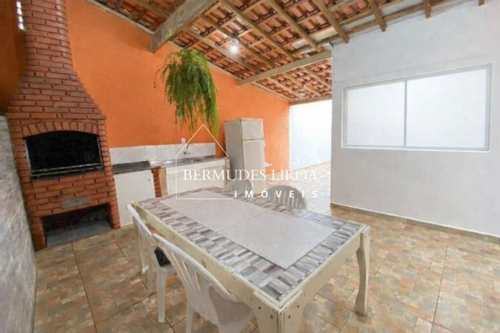 Casa com 4 quartos e 180 m² em Centro, Mongaguá