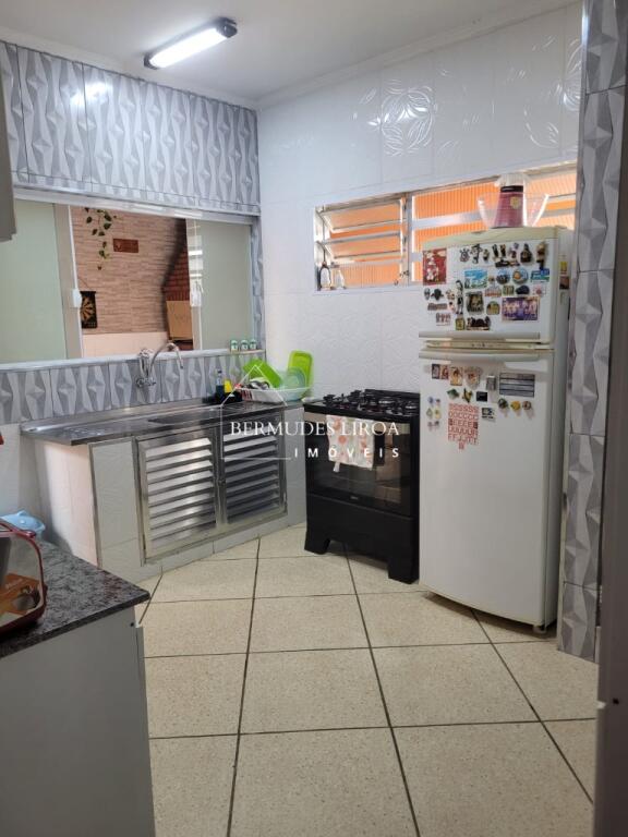 Casa com 4 quartos e 180 m² em Centro, Mongaguá