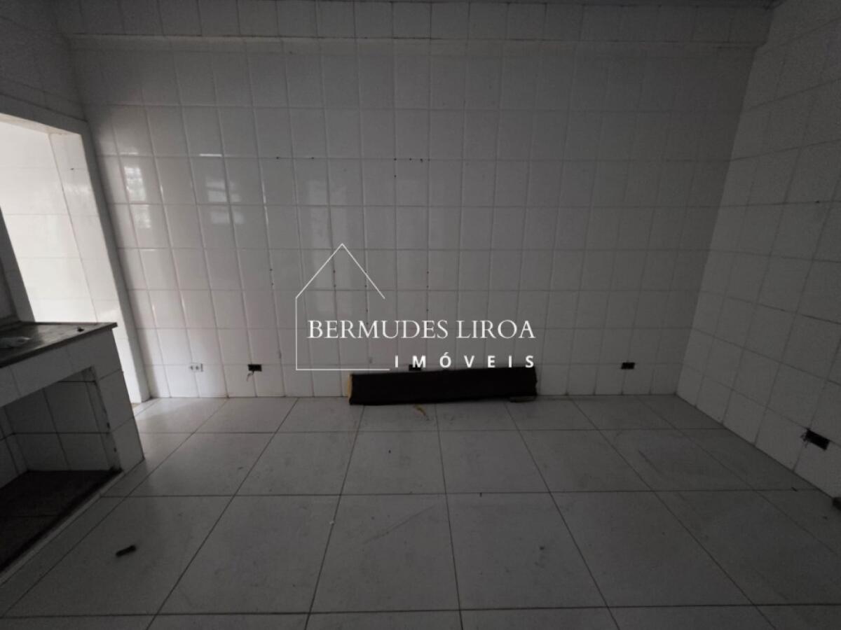 Apartamento com 305 m² em Centro, Mongaguá