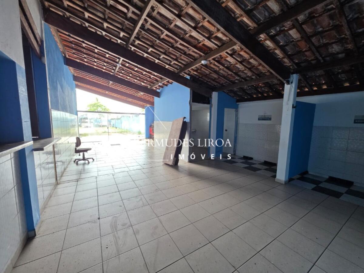 Apartamento com 305 m² em Centro, Mongaguá