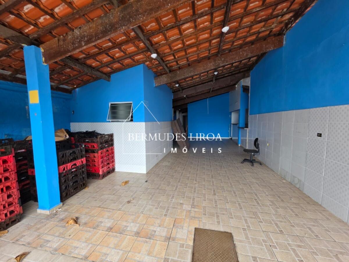 Apartamento com 305 m² em Centro, Mongaguá