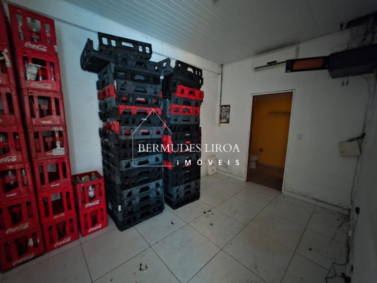 Apartamento com 305 m² em Centro, Mongaguá