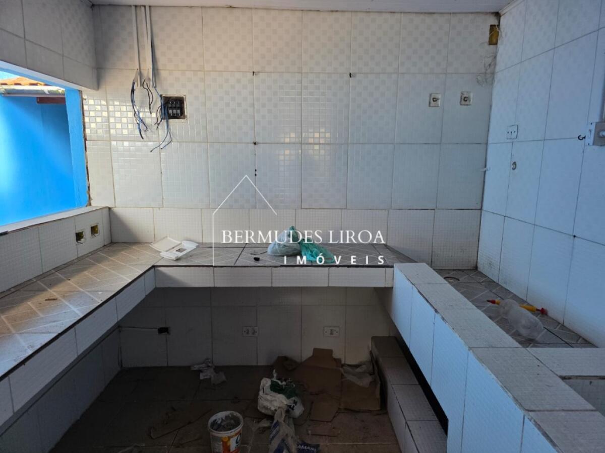 Apartamento com 305 m² em Centro, Mongaguá