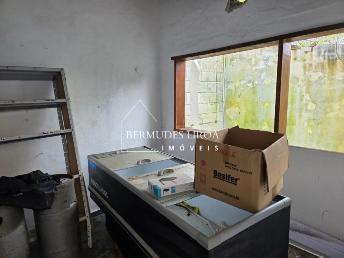 Apartamento com 305 m² em Centro, Mongaguá