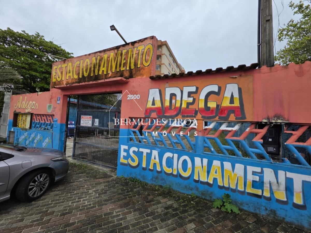 Apartamento com 305 m² em Centro, Mongaguá