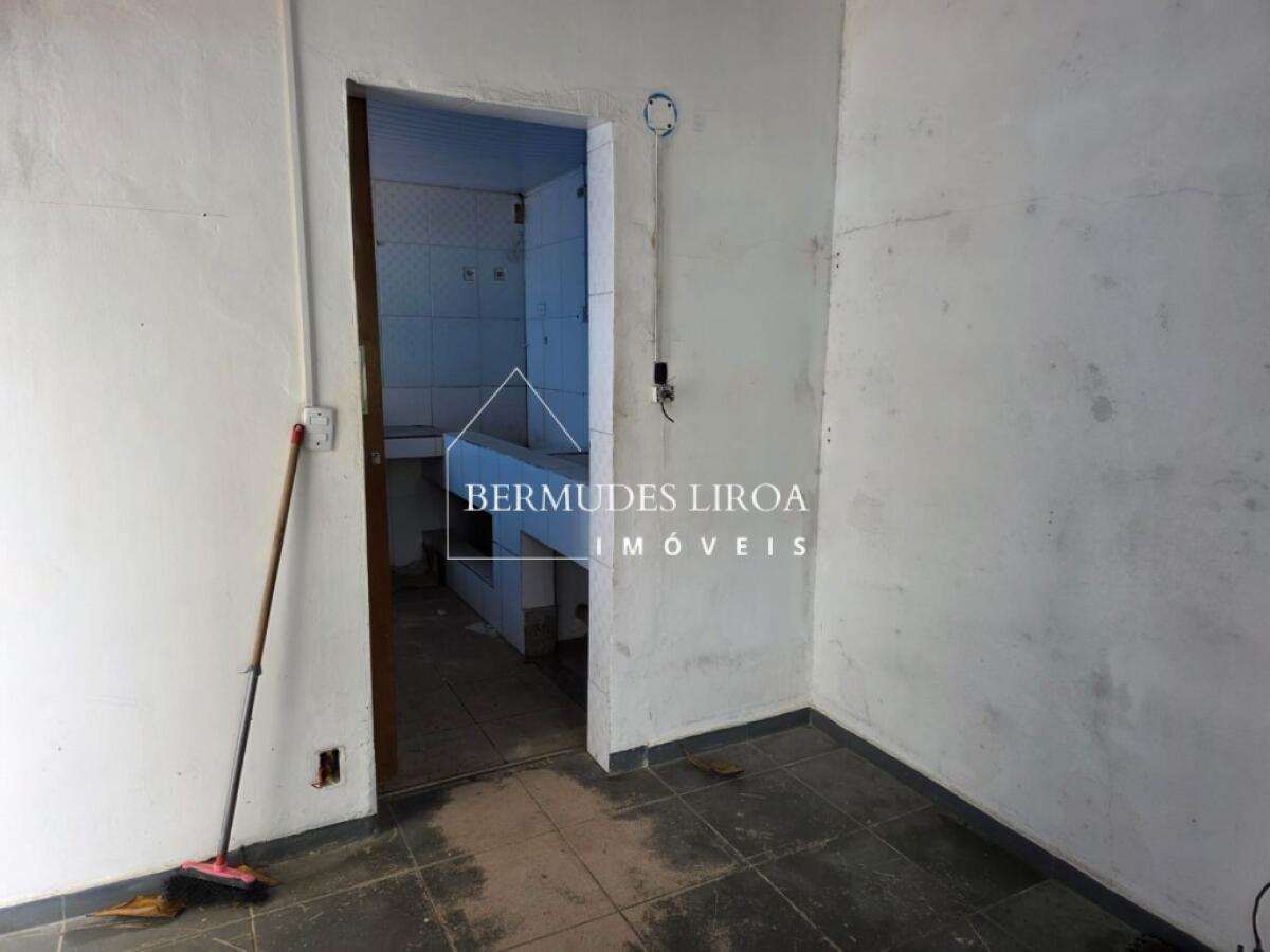 Apartamento com 305 m² em Centro, Mongaguá