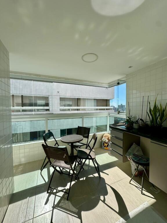 Apartamento com 2 quartos e 64 m² em Vila Caiçara, Praia Grande