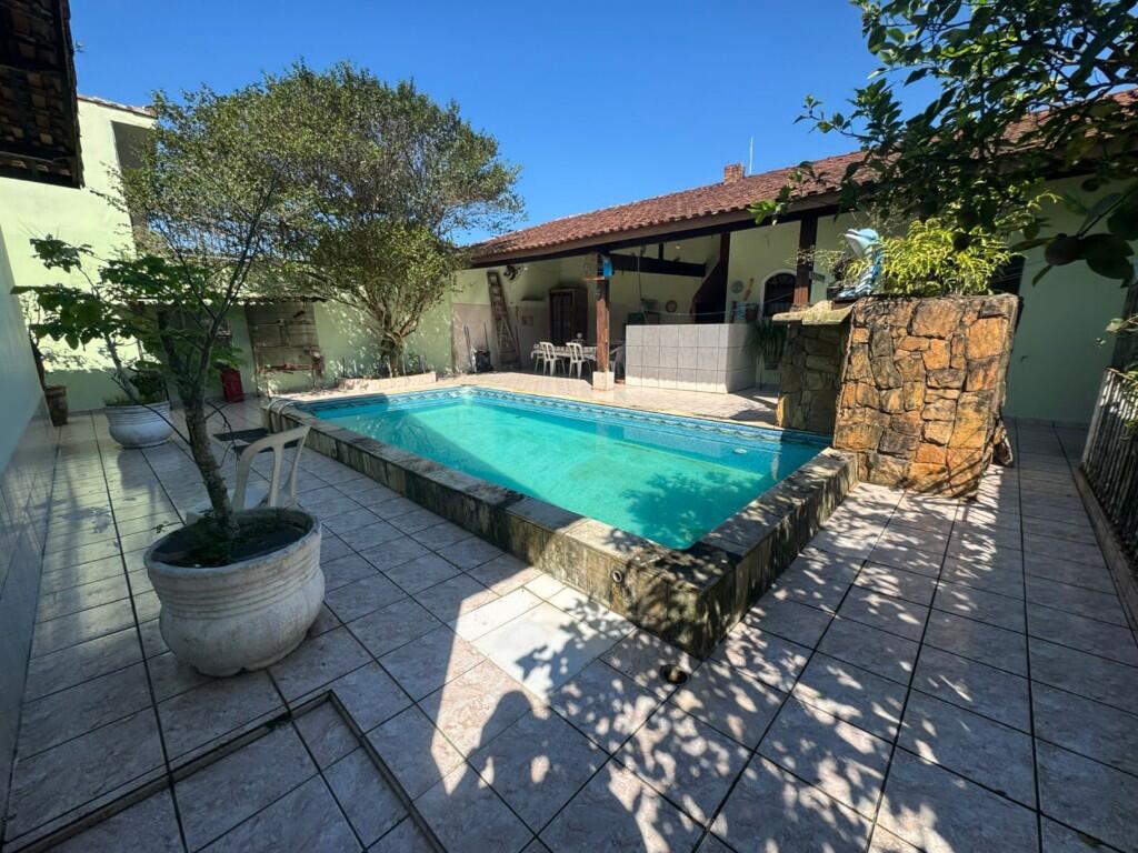 Casa com 3 quartos e 196 m² em Vila Caiçara, Praia Grande