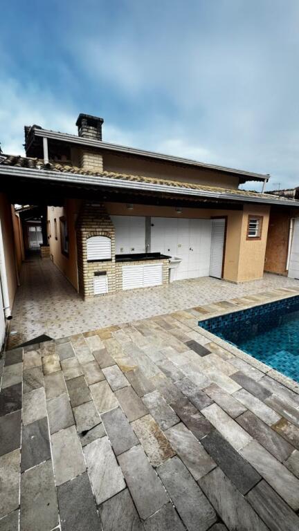 Casa com 3 quartos e 200 m² em Vila Caiçara, Praia Grande