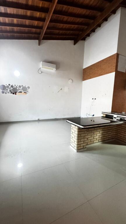 Casa com 3 quartos e 200 m² em Vila Caiçara, Praia Grande