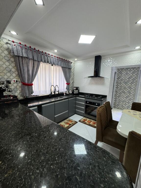 Casa com 2 quartos e 118 m² em Vila Caiçara, Praia Grande