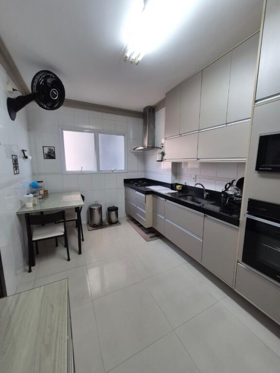 Apartamento com 3 quartos e 177 m² em Vila Caiçara, Praia Grande