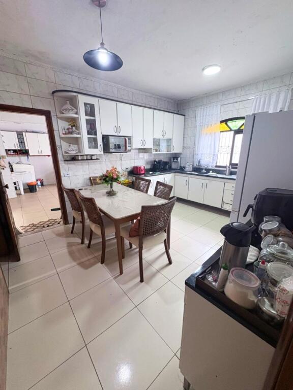 Casa com 4 quartos e 166 m² em Vila Caiçara, Praia Grande