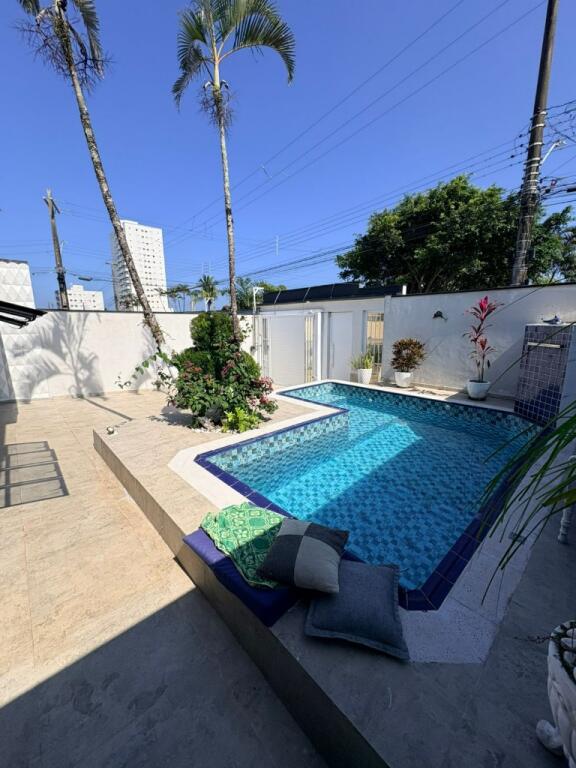 Casa com 3 quartos e 132 m² em Vila Caiçara, Praia Grande