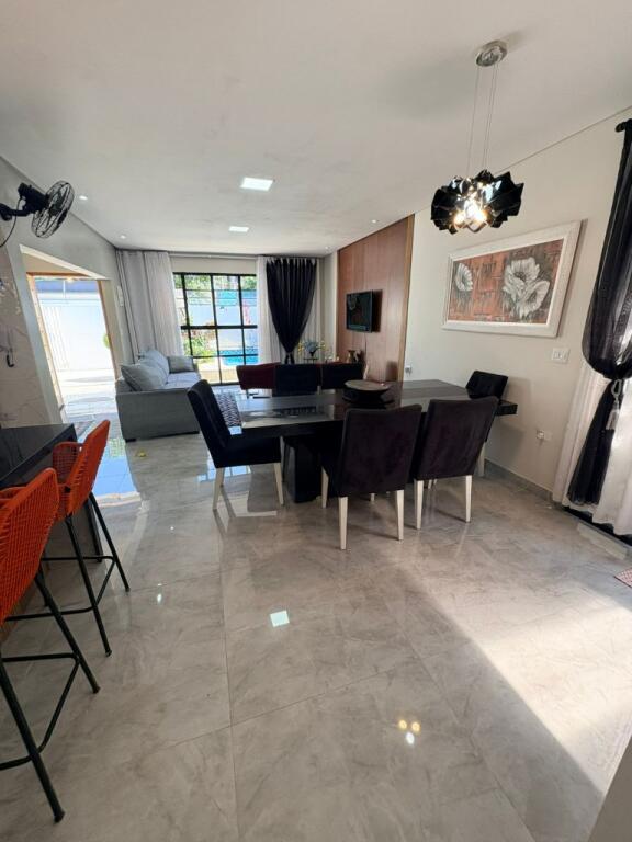 Casa com 3 quartos e 132 m² em Vila Caiçara, Praia Grande