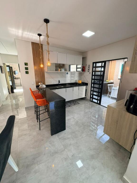 Casa com 3 quartos e 132 m² em Vila Caiçara, Praia Grande