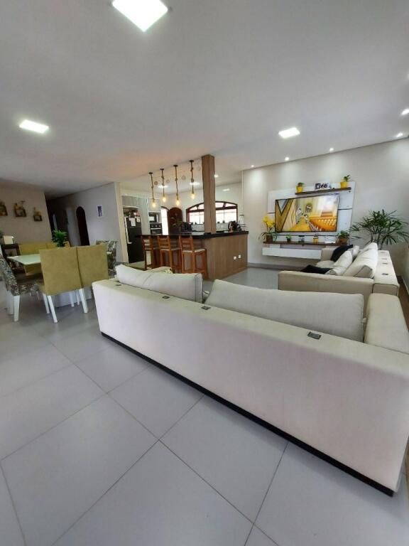Casa com 4 quartos e 250 m² em Vila Caiçara, Praia Grande