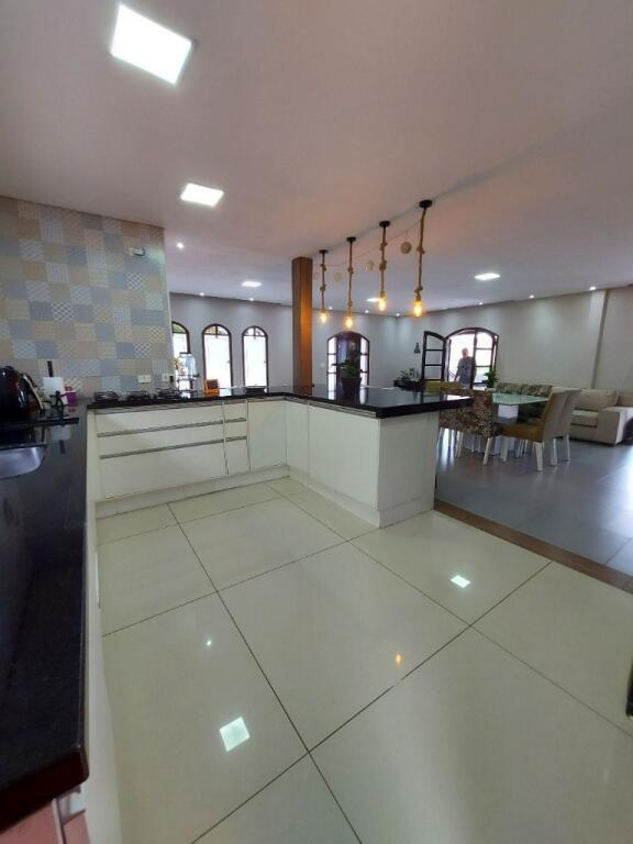 Casa com 4 quartos e 250 m² em Vila Caiçara, Praia Grande