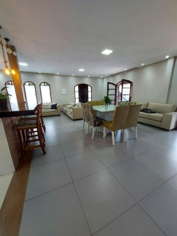 Casa com 4 quartos e 250 m² em Vila Caiçara, Praia Grande