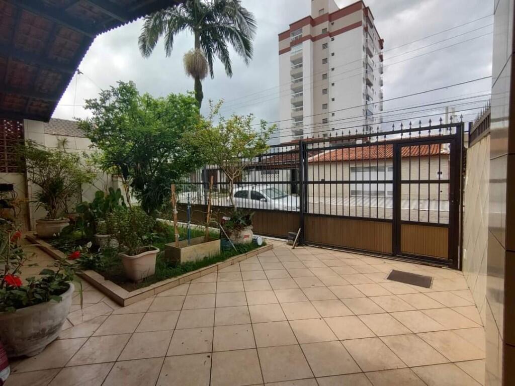 Casa com 3 quartos e 206 m² em Vila Caiçara, Praia Grande