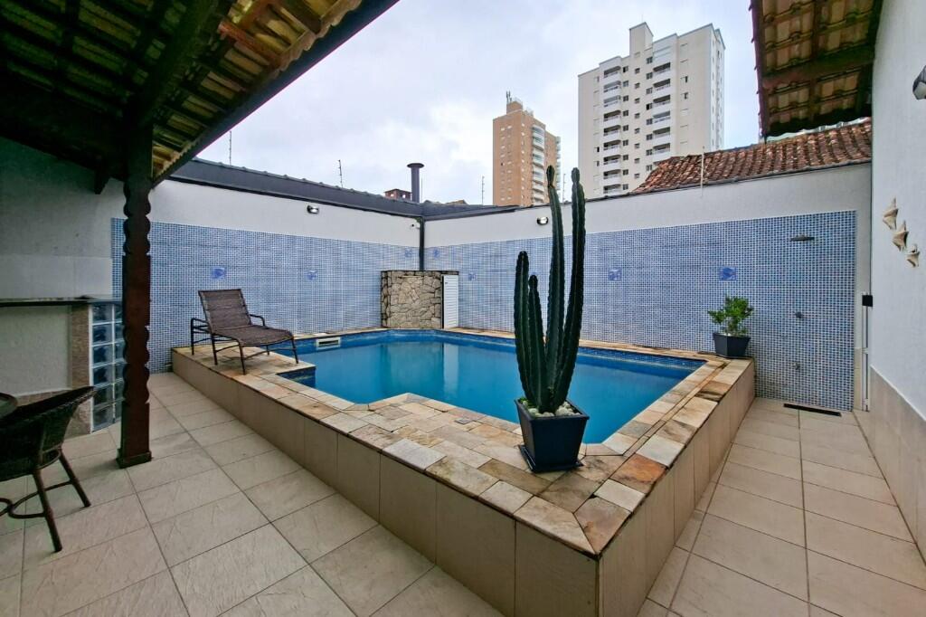 Casa com 4 quartos e 178 m² em Vila Caiçara, Praia Grande