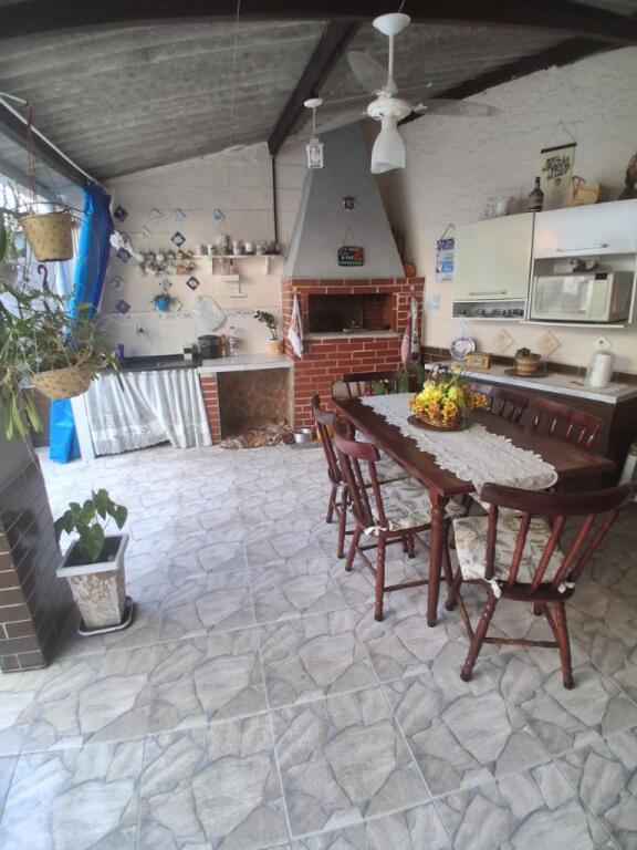 Casa com 2 quartos e 182 m² em Vila Caiçara, Praia Grande