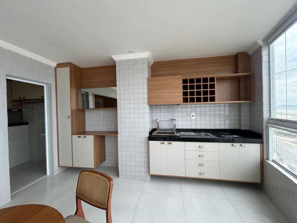 Apartamento com 2 quartos e 74 m² em Ocian, Praia Grande
