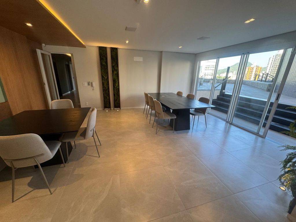 Apartamento com 2 quartos e 70 m² em Ocian, Praia Grande
