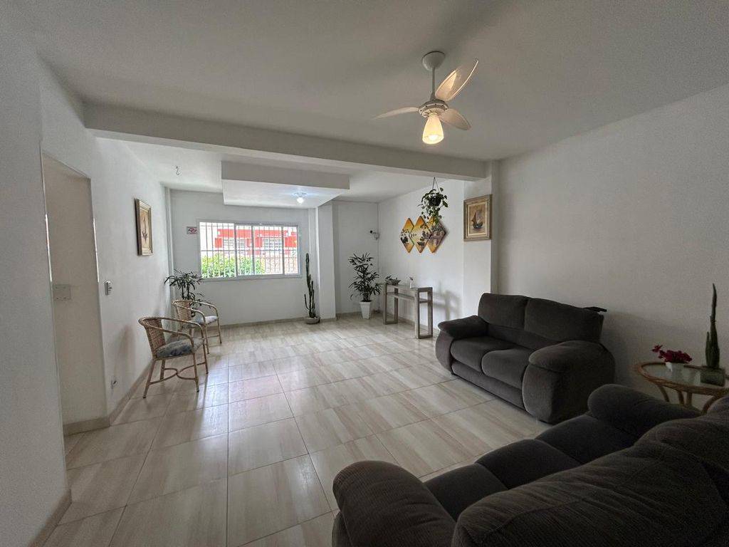 Apartamento com 2 quartos e 75 m² em Ocian, Praia Grande