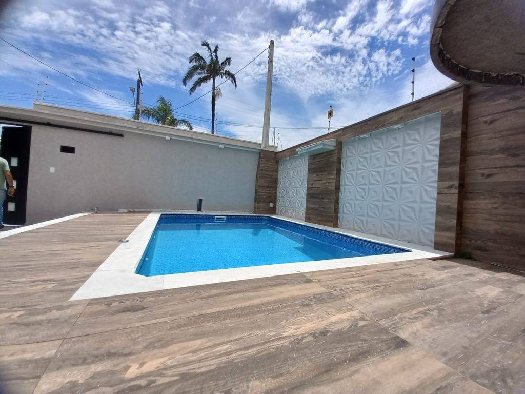 Casa com 3 quartos e 185 m² em Ocian, Praia Grande