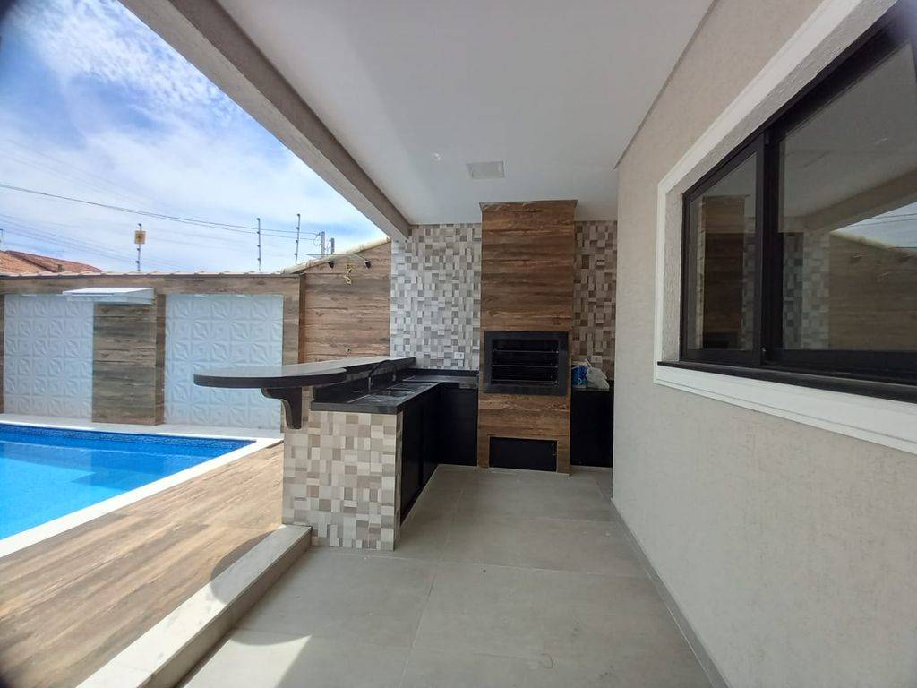 Casa com 3 quartos e 185 m² em Ocian, Praia Grande
