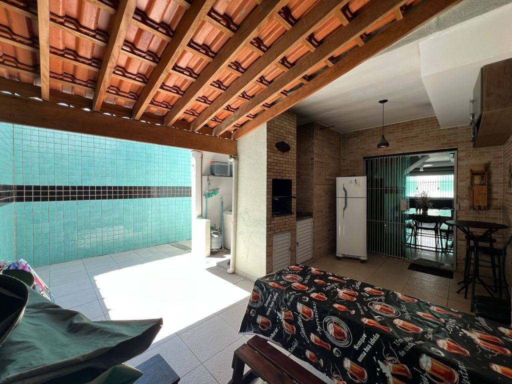 Casa com 3 quartos e 121 m² em Ocian, Praia Grande