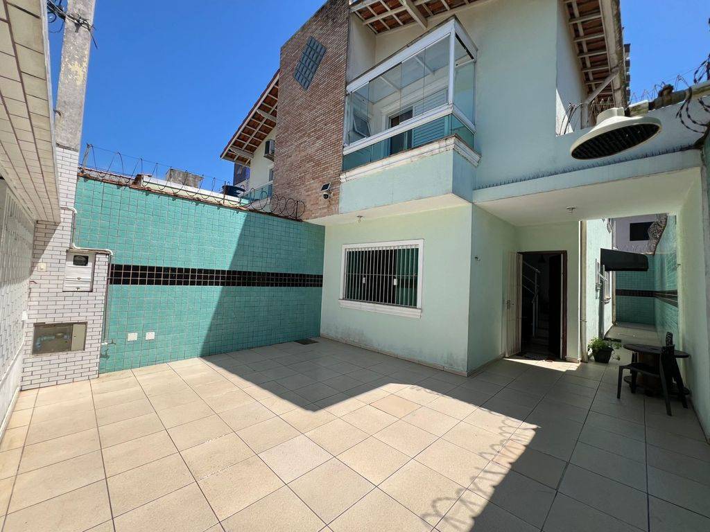 Casa com 3 quartos e 121 m² em Ocian, Praia Grande