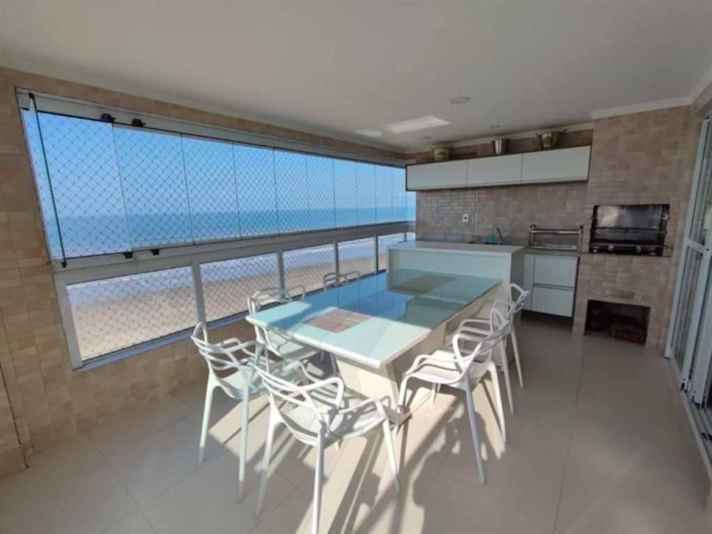 Apartamento com 3 quartos e 193 m² em Ocian, Praia Grande