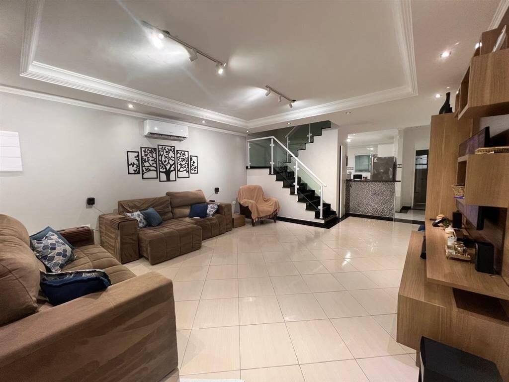 Casa com 3 quartos e 121 m² em Ocian, Praia Grande