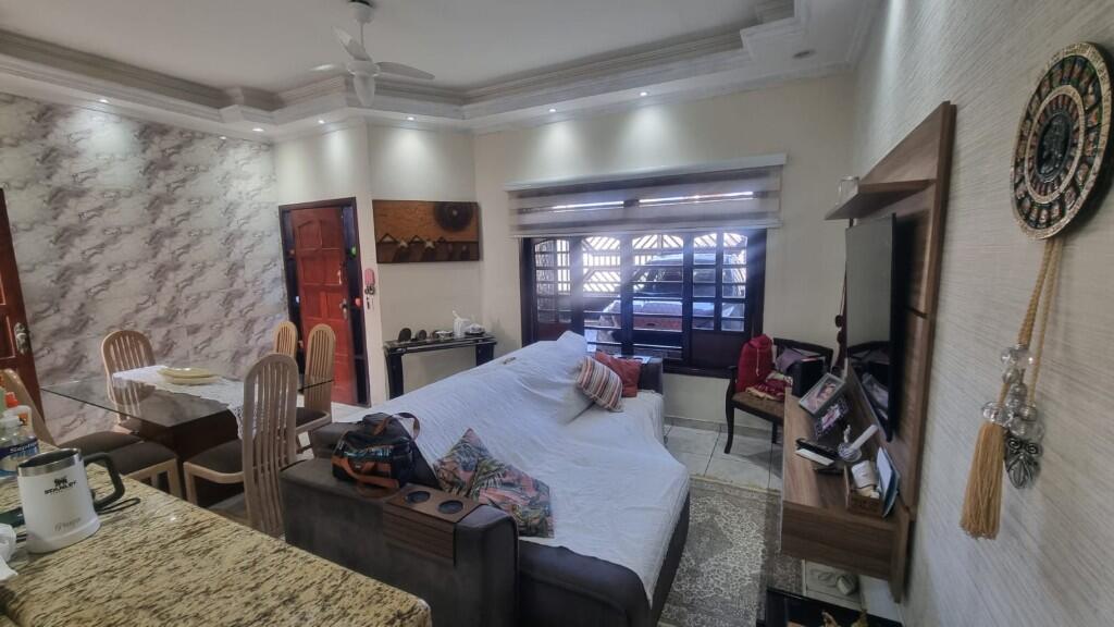 Casa com 3 quartos e 158 m² em Ocian, Praia Grande