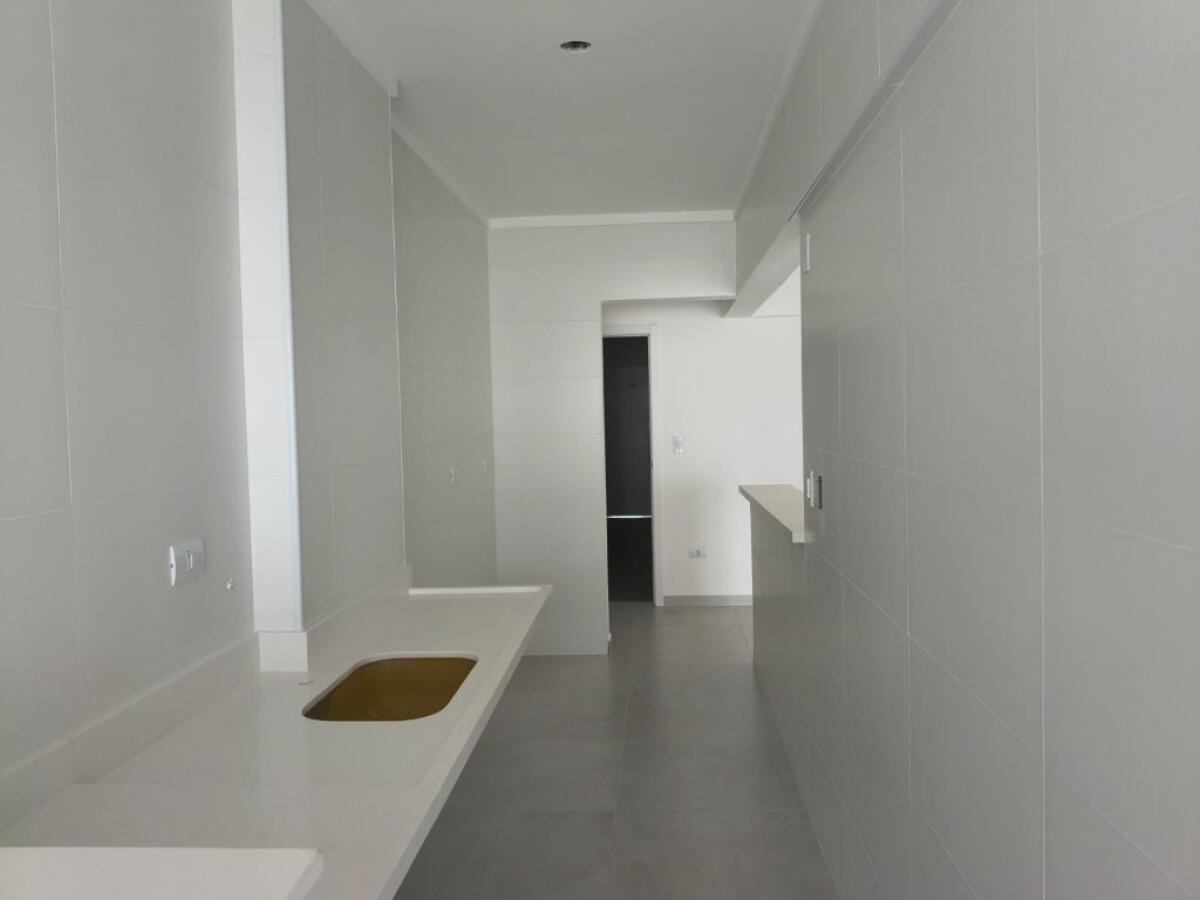 Apartamento com 2 quartos e 99 m² em Ocian, Praia Grande