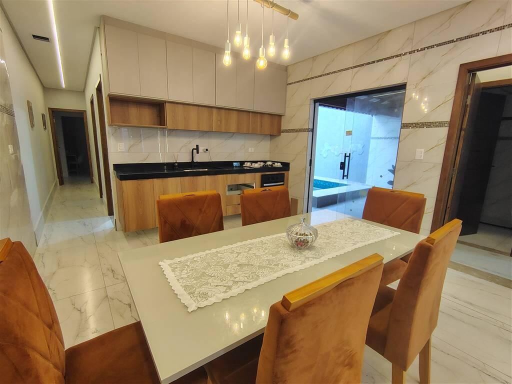Casa com 3 quartos e 157 m² em Ocian, Praia Grande