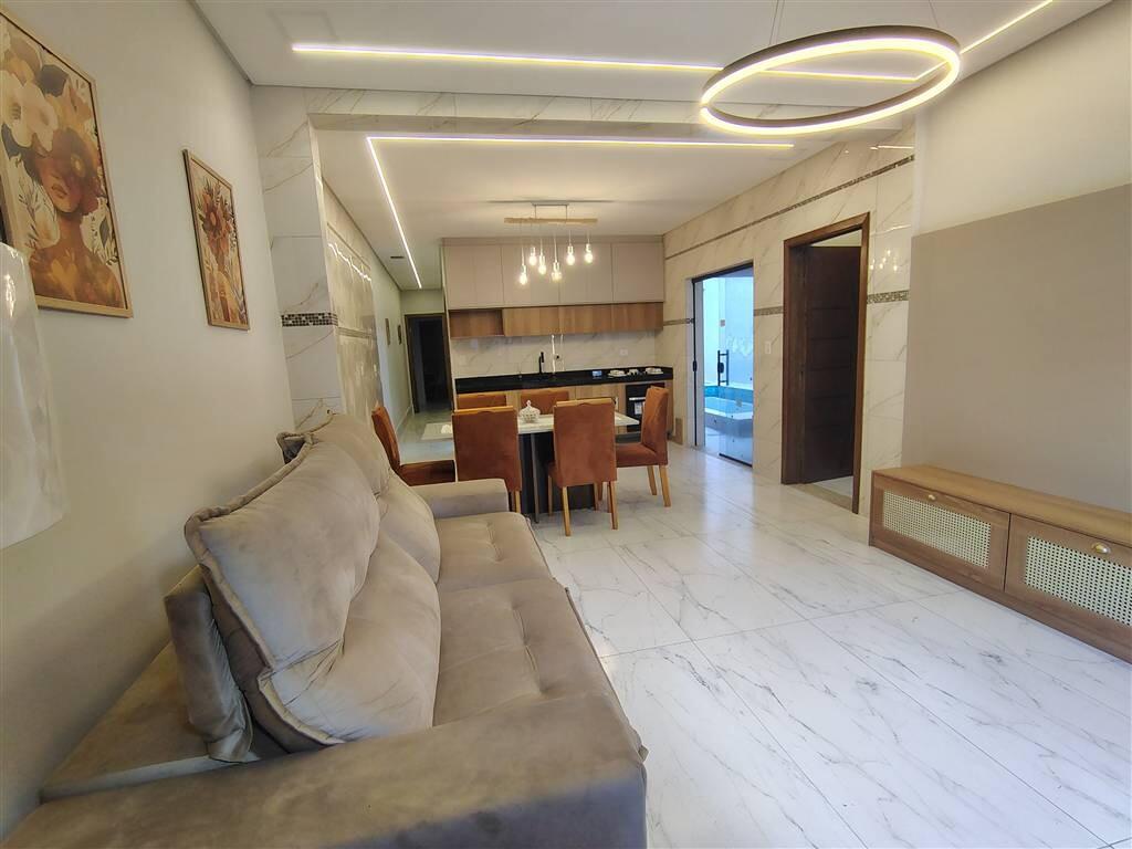 Casa com 3 quartos e 157 m² em Ocian, Praia Grande